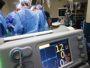 Lekarze ostrzegają: szpitale wyczerpują limity zabiegów, grozi paraliż jesienią