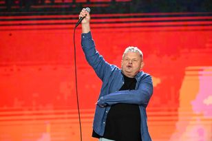 "Ratowałem się przed covidem". Kazik Staszewski tłumaczy się z niedyspozycji