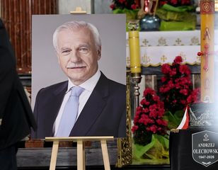 Pogrzeb Andrzeja Olechowskiego. Na miejscu jest premier Tusk