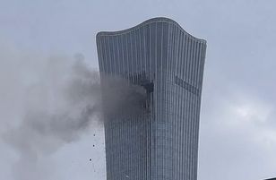 Mały samolot uderzył w wieżowiec. Jedna ofiara śmiertelna i 13 rannych