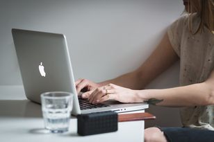 Pierwszy przypadek we Włoszech. Uzależniona od AI przejdzie terapię