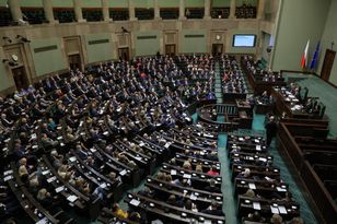 Sejm bez PSL i Polski 2050. Nowy sondaż CBOS