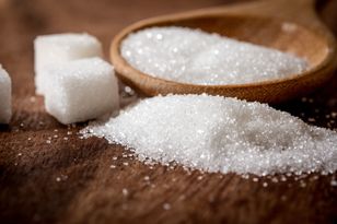 Cukier po 0,99 zł za kilogram. Oto w co grają sieci handlowe