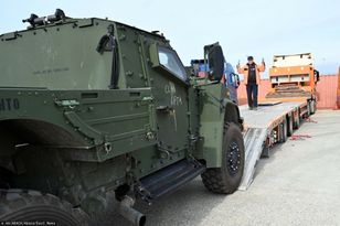 RPA pomaga Ukrainie. Dostarczyła nowy pojazd opancerzony