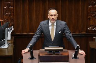 "Pozostanę". Tak Kowalski komentuje odejście z PiS