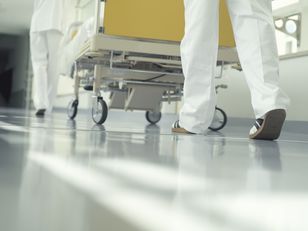 Szpital w Mogilnie żąda zwrotu pieniędzy od spółki neurochirurgów