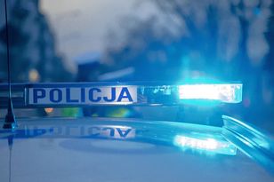 Zaczęło się o 22.10. Policja szuka kierowcy Alfy Romeo