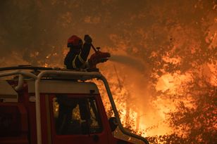 Francja walczy z żywiołem. Ewakuowano ponad 160 tys. osób