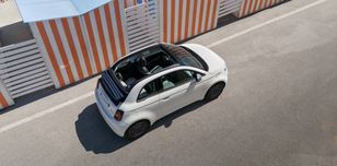 Tanie Cabrio  na co dzień? Fiat 500 Hybrid udowadnia, że to możliwe