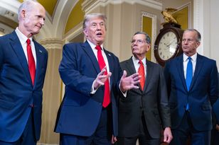 Uderzy w swoich? Media: Republikanie przerażeni obsesją Trumpa