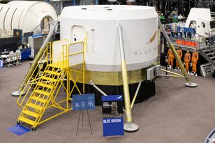 Blue Origin przygotował makietę lądownika. Nie ma tylko astronautów