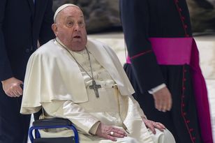 Papież Franciszek odczuwa poprawę zdrowia dzięki fizjoterapii