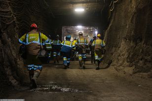 Zmarł górnik ranny w kopalni Rudna. KGHM ogłasza żałobę
