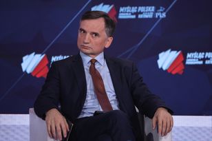 "Unijny pupil". Ziobro uderza w rywala Orbana