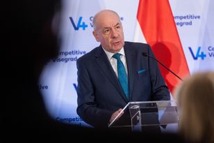 Prezydent powinien ustąpić? Węgrzy zabrali głos w sondażu