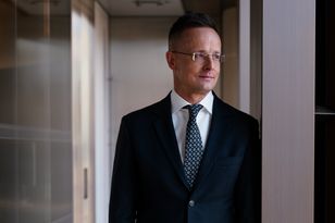 Paszporty dyplomatyczne dla ludzi Orbana. Tropy do Petera Szijjarto