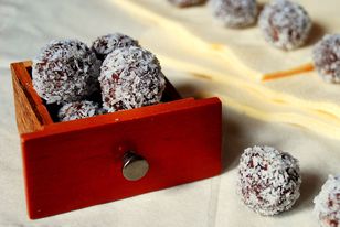 Pyszne kulki, które odżywiają organizm. To więcej niż deser