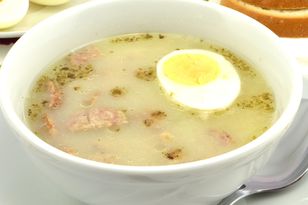 Kremowy żurek bez śmietany. Sekret tkwi w jednym składniku