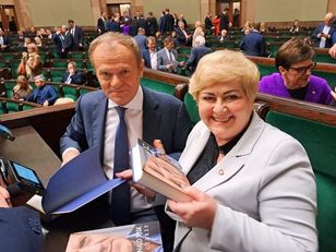Posłanka Pępek wepchnęła się w kolejkę do szpitala. Ma tłumaczyć się przed klubem KO