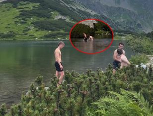Holenderscy turyści kąpali się w Morskim Oku mimo ostrzeżeń — nagranie w sieci
