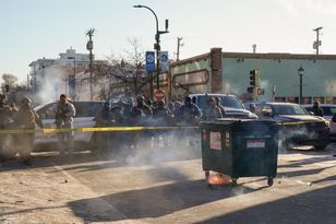 "Mieszkaniec Minneapolis". Policja o zastrzelonym 37-latku