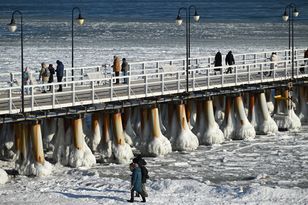 Bałtyk skuty lodem. Niezwykły widok zachwycił za granicą