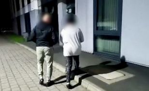 Wpadł w sidła 55-latki. Oferowała masaż, a potem robiła zdjęcia