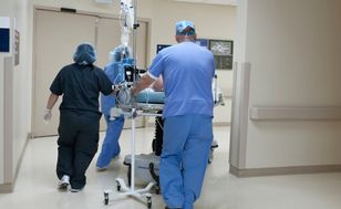 Szpital w Legnicy odwoływał operacje z powodu braku finansowania i ciężkich przypadków