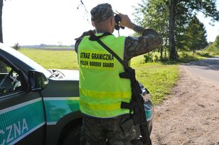 Turyści łamią przepisy przy granicy z Rosją. Grożą mandaty