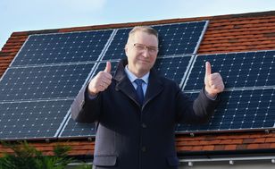 "Zdemontuję to świństwo". Czarnek zapowiada ws. fotowoltaiki na domu