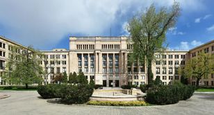 Ministerstwo Finansów daje agencjom więcej czasu. Zmienia też wymóg dotyczący AI