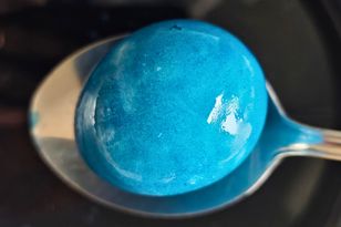 Szatkuję i gotuję w niej jajka. Wychodzą niebieskie bez grama chemii, ale jest jeden haczyk