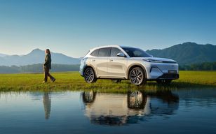 Geely Starray EM-i – łatwość tankowania, przyjemność jazdy na prądzie