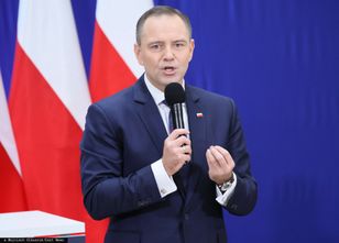 Merytoryka czy polityczna gra? Polacy ocenili weta Nawrockiego, jest sondaż