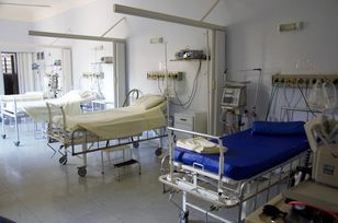 Wrocław nurse charged with attempted murder after smothering patient