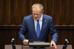 "Warto być poważnym i nie poszczekiwać". Tusk nie gryzł się w język