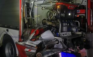 Wracali z interwencji. W wóz strażaków wjechała ciężarówka