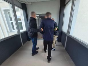 Zabójstwo 73-latki w Pile. Po 18 latach zarzut usłyszał wnuk