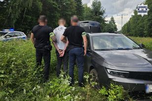 19-latek aresztowany za rozbój z nożem w sklepie w Pyrzowicach