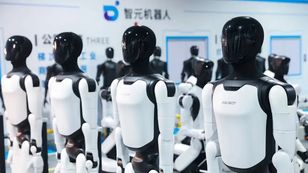 Humanoidalne roboty przejmują taniec synchroniczny. Nowy rekord