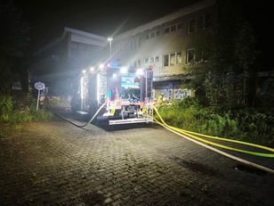 Abandoned building on fire in Zakopane's Antałówka district, residents evacuated