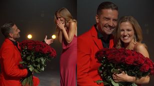 Marcin Rogacewicz z bukietem róż padł na kolana przed Agnieszką Kaczorowską. "Chciałem Cię poprosić..." (WIDEO)