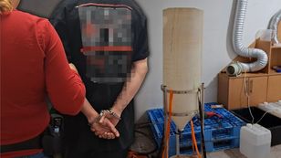 Szukał go Interpol. Znaleźli go w domu Józefowie. To trzymał w środku
