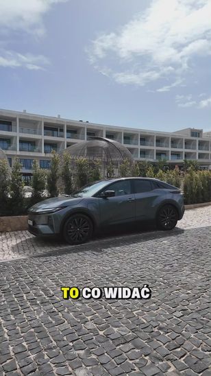 Nowa Toyota C-HR+. Plus robi ogromną różnicę