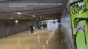 Woda aż po same kostki. Zalało tunel pod dworcem w Warszawie