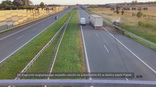 Groźny wypadek na A1. Większość kierowców przejechała obojętnie