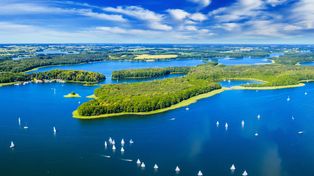 Gdzie na Mazury pierwszy raz? Przewodnik po najważniejszych atrakcjach regionu