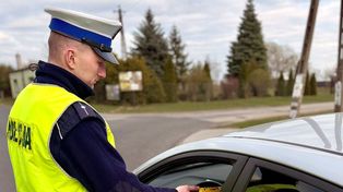 Weekend na drogach we Włocławku. 10 kolizji, setki wykroczeń i pijany rowerzysta