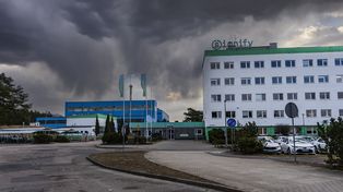 Piła: Czarne chmury nad pracownikami Signify. Firma chce zwolnić prawie 300 pracowników