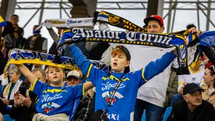 Motoarena ekspolodowała po ostatnim wyścigu. Pierwsza wygrana mistrza Polski